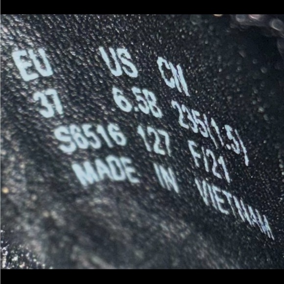 Stuart Weitzman Black Furry Women's Slippers - Picture 7 of 8